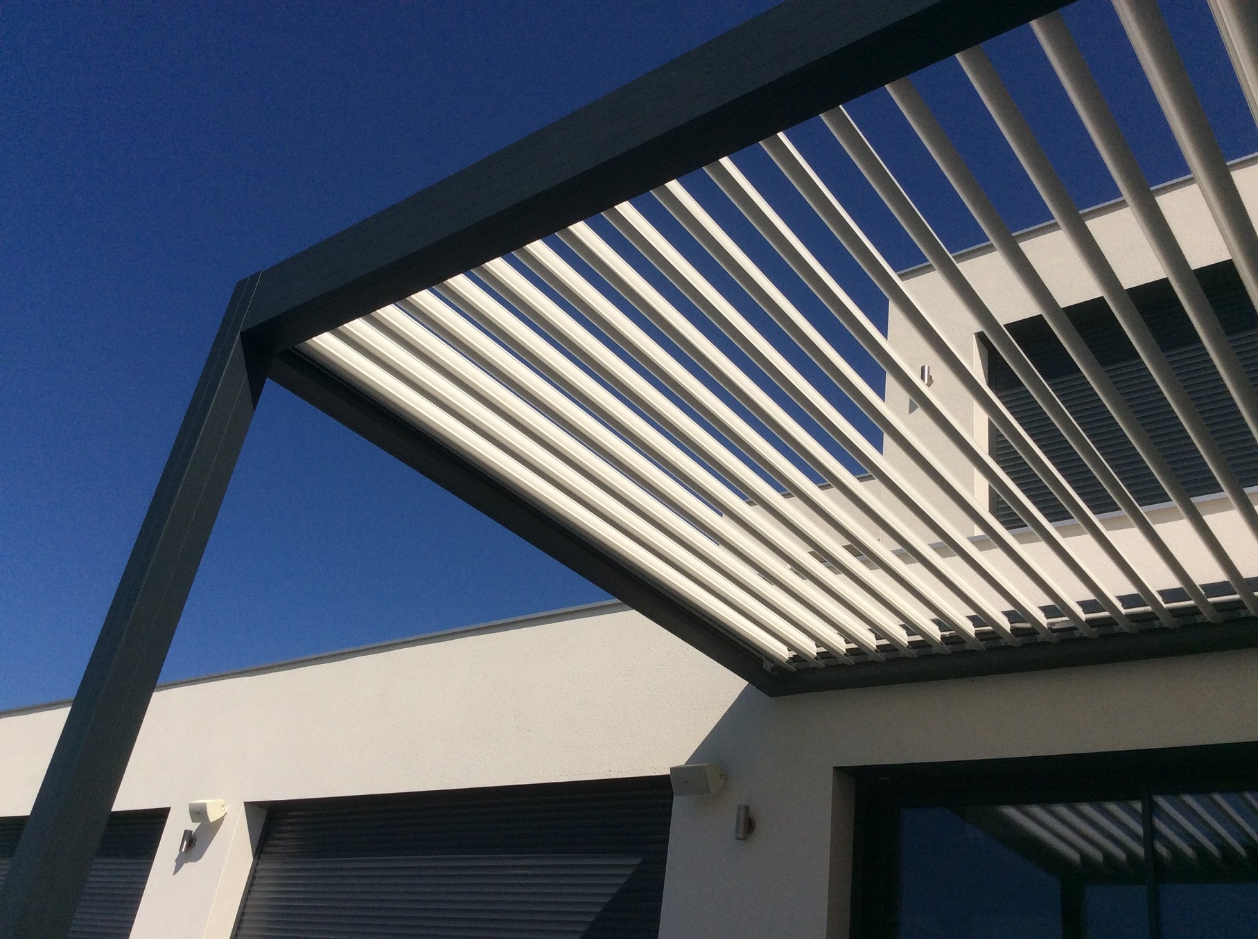 Pergola Bioclimatique A Lames Orientables