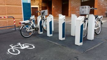 borne et garage à vélo électrique