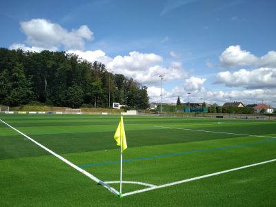 Terrain de foot en gazon synthétique