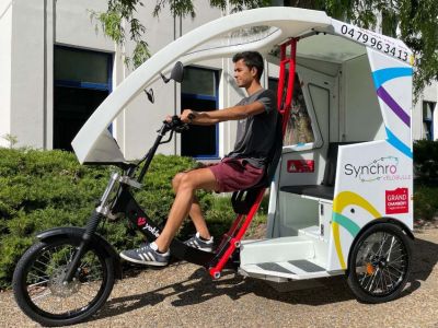  vélo taxi électrique avec toit et carrosserie