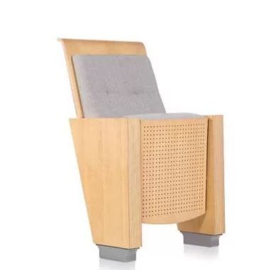 fauteuil en bois pour une salle de spectacle