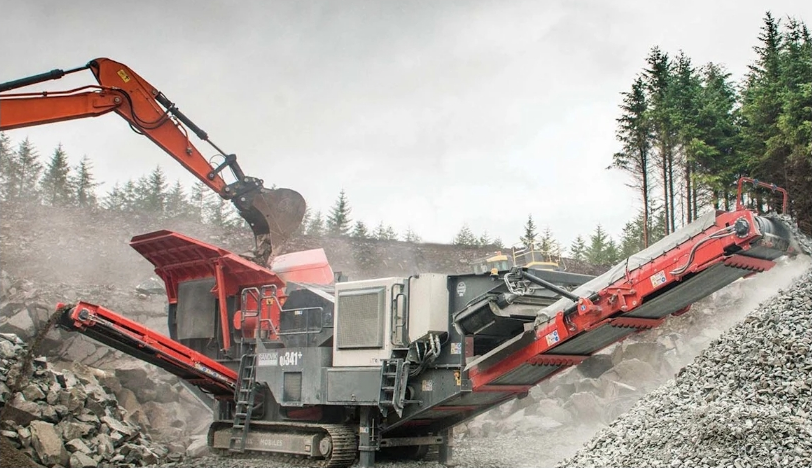 Concasseur à mâchoire sur chenille - Sandvik QJ341+ avec pré-crible à deux étages_0