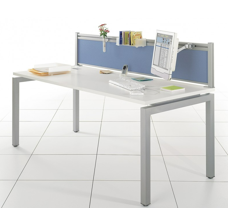 Bureau droit ergonomique et haut de gamme pour postes professionnels_0