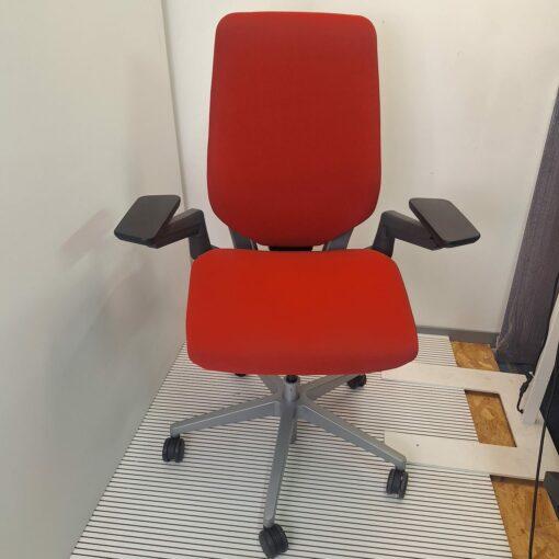 Chaise de bureau ergonomique Steelcase Gesture d'occasion - réglages multiples et support lombaire - haut de gamme_0