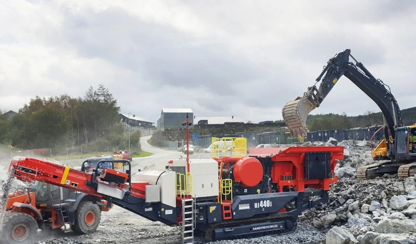 Concasseur à mâchoires sur chenilles - Sandvik UJ440i - idéal pour conditions climatiques difficiles_0