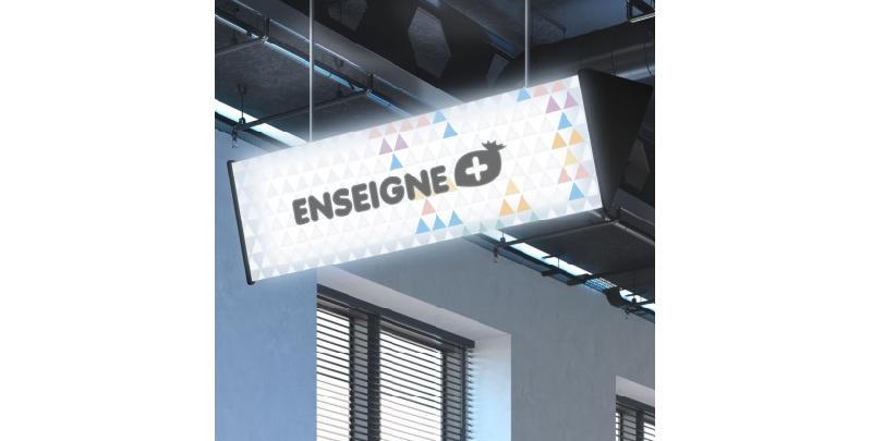 Enseigne lumineuse au plafond_0