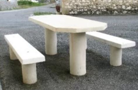 Table pique-nique ovale Toulon - béton armé blanc naturel - 8 personnes - PMR - 200x176x76 cm_0