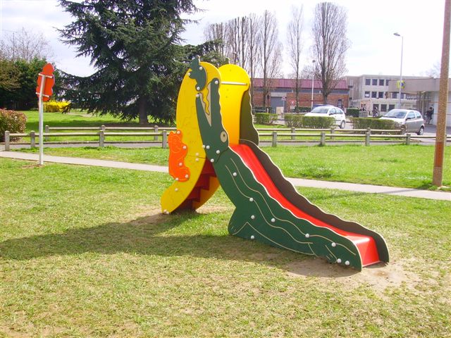 Toboggan Aligato - ref : 1118p/sb - Panneaux décoratifs HDPE, Escalier en polyester armé_0