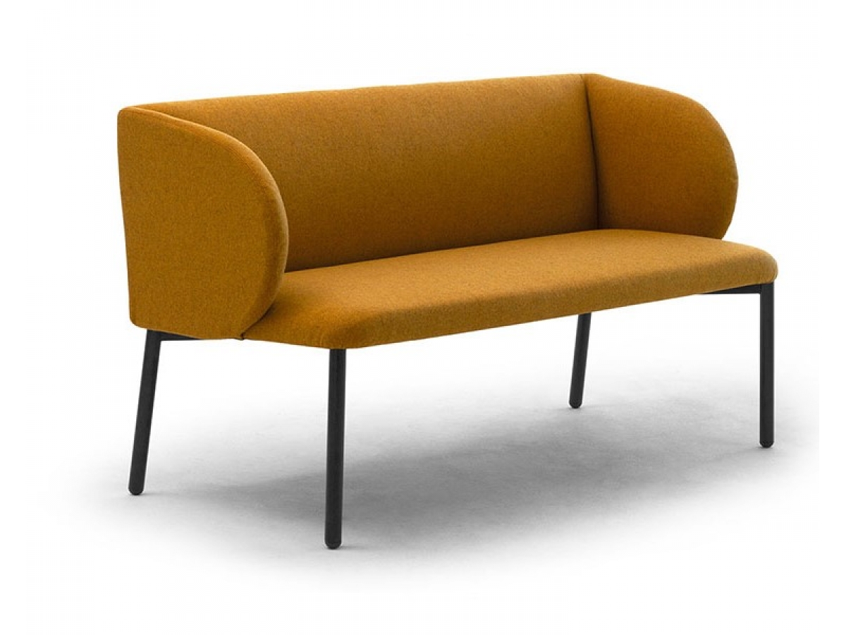 Canapé d'accueil moderne au design épuré pour un aménagement simple et linéaire -LIV_0