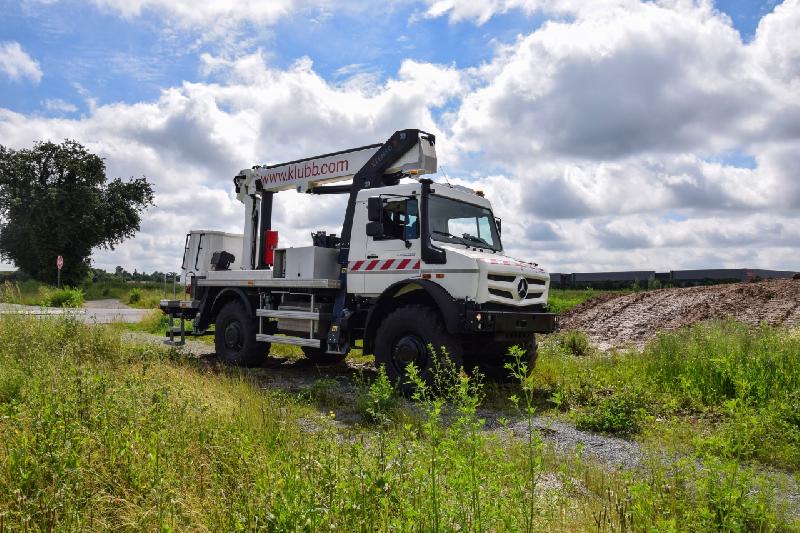 Nacelle elevatrice KLUBB XTENSO 3 Mercedes-Benz Unimog 5023 tout terrain avec batterie Green Pack_0