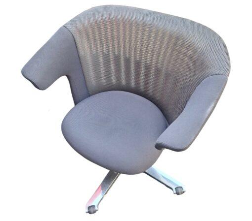 Fauteuil pivotant i2i Steelcase d'occasion - tissu gris, coque blanc polaire, dossier résille beige, embase aluminium poli_0