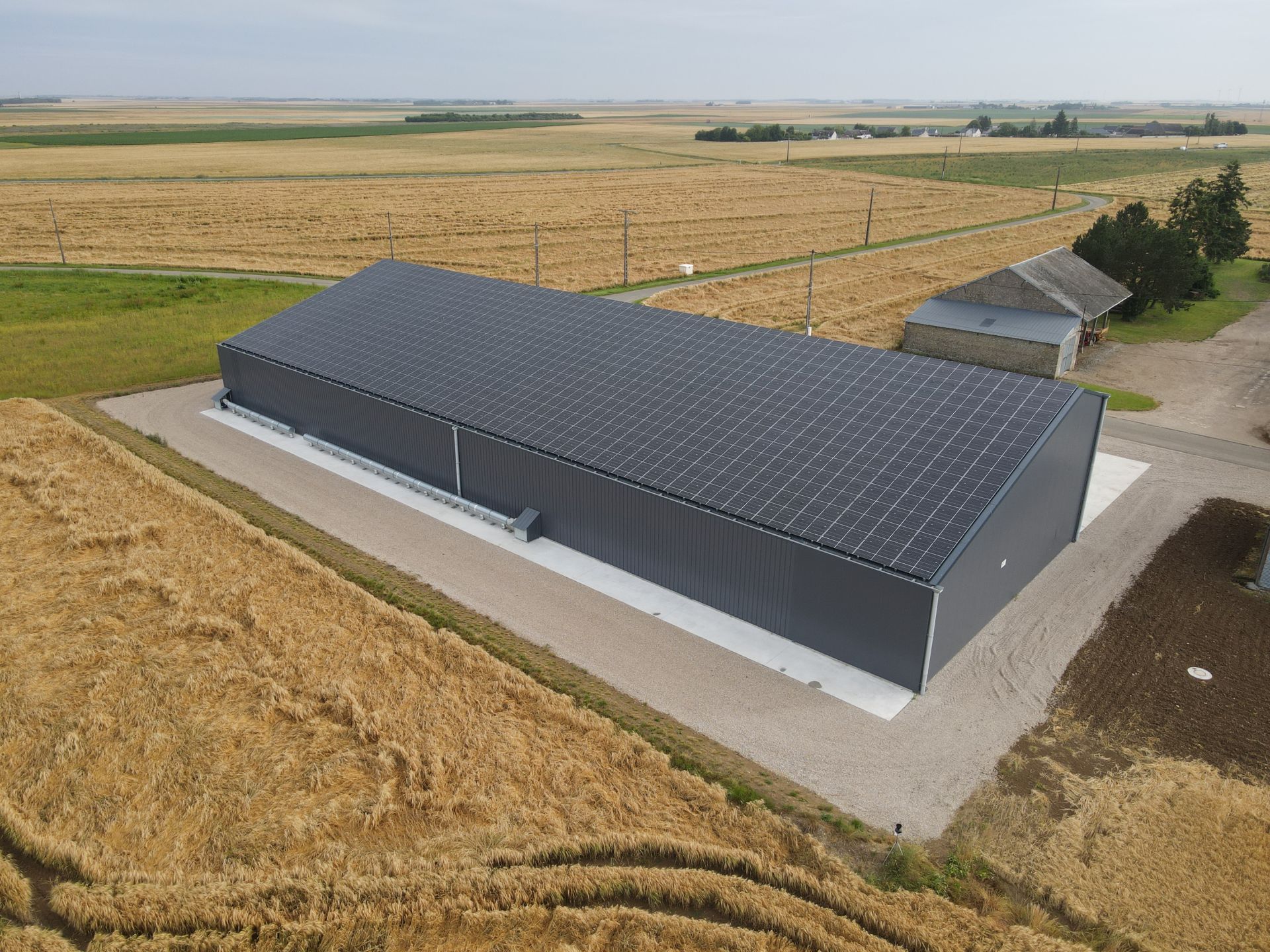 Hangar photovoltaïque asymétrique - 608 à 1520 m²_0