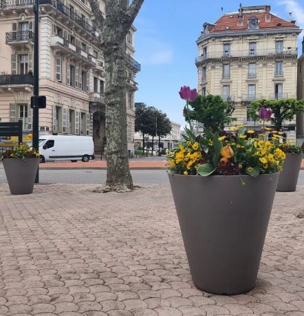 Jardinière Vase en polyéthylène rotomoulé (PEHD) - 100% recyclable - Fabrication française - 21 couleurs disponibles_0