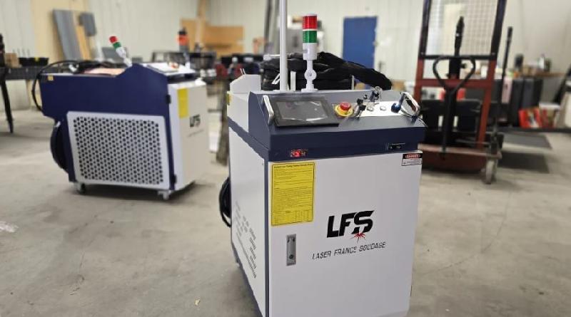 Poste de soudure laser 3-en-1 1500W - découpe et décapage_0