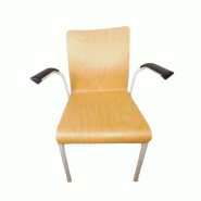 Chaise visiteur en bois d'occasion - Eastside - Empilable avec accoudoirs - 4 pieds - Style contemporain