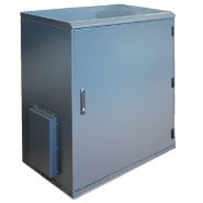 Armoire électrique de chantier avec grand volume intérieur, isolation thermique et phonique, pour une installation sur la voirie - urbaco sa